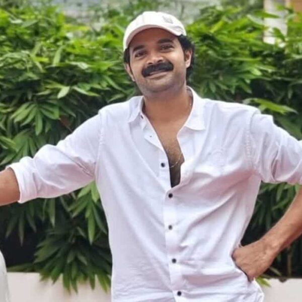 'Meesha के सितारे हकीम शाहजहां: 'फिल्म इंडस्ट्री में टिके रहना मुश्किल है...' युवा अभिनेता ने OTTplay के साथ एक इंटरव्यू में फिल्म इंडस्ट्री में होने की चुनौतियों और Emcy Joseph जैसे शानदार लेखक और निर्देशक के साथ काम करने पर चर्चा की।'