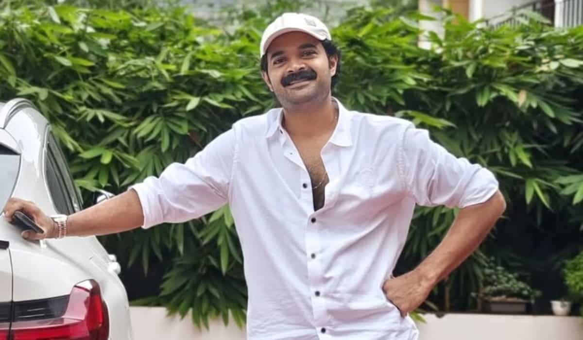 'Meesha के सितारे हकीम शाहजहां: 'फिल्म इंडस्ट्री में टिके रहना मुश्किल है...' युवा अभिनेता ने OTTplay के साथ एक इंटरव्यू में फिल्म इंडस्ट्री में होने की चुनौतियों और Emcy Joseph जैसे शानदार लेखक और निर्देशक के साथ काम करने पर चर्चा की।'