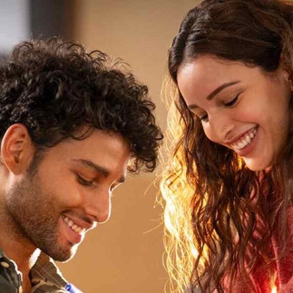 'Dhadak 2 X की समीक्षा: नेटिज़न्स ने सिद्धांत चतुर्वेदी और त्रिप्ती.dimri की प्रेम कहानी को बहादुर, कच्ची और असली बताया!'