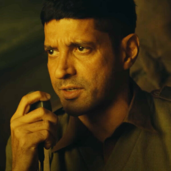 'Farhan Akhtar की 120 Bahadur का टीज़र आया—नेटिज़न्स ने कहा यह एक रोमांचक कृति है!'