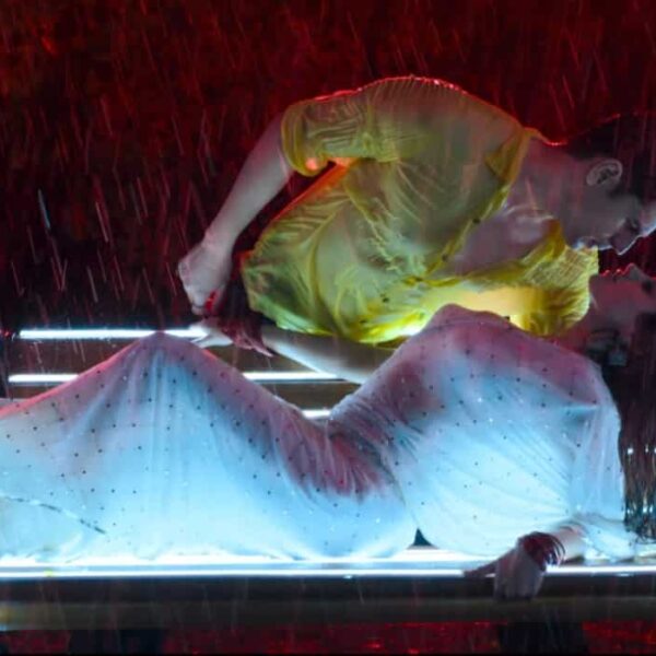 'Param Sundari गाना भिगी साड़ी रिलीज़ हुआ, जिसमें जान्हवी कपूर और सिद्धार्थ मल्होत्रा हैं'