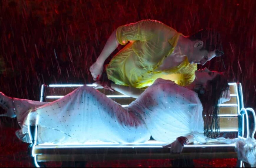 'Param Sundari गाना भिगी साड़ी रिलीज़ हुआ, जिसमें जान्हवी कपूर और सिद्धार्थ मल्होत्रा हैं'