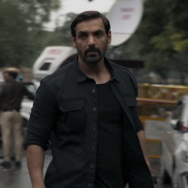 'Tehran का ट्रेलर आया: जॉन अब्राहम ने थ्रिलर फिल्म में खतरनाक एक्शन लुक दिखाया'