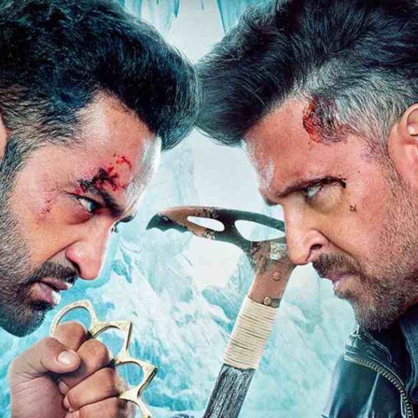 'War 2: Hrithik Roshan और Jr. NTR की फिल्म के अंत में फैंस के लिए 2 मजेदार संकेत'