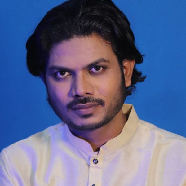 'Black, White & Gray के फेम संजय कुमार साहू ने 3 फिल्म का करार किया...'