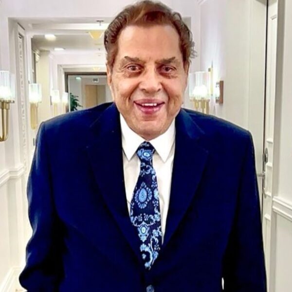 'धर्मेंद्र का निधन: करण जौहर ने दुखद समाचार की पुष्टि की; ईशा देवोल,...'