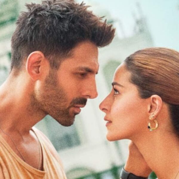 'Tu Meri Main Tera Main Tera Tu Meri गाना Saat Samundar Paar: कार्तिक आर्यन लेकर आए हैं एक मजेदार क्रिसमस जिसमें थोड़ी जैज़ भी है!'