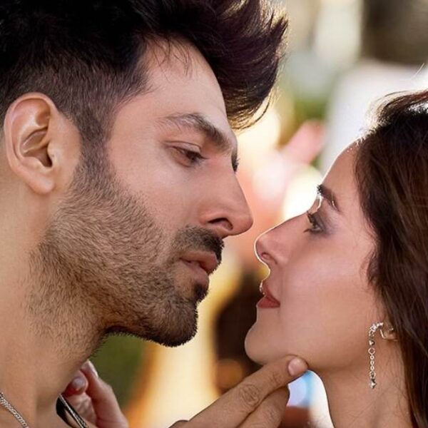 'तेरी मोहब्बत की बात'