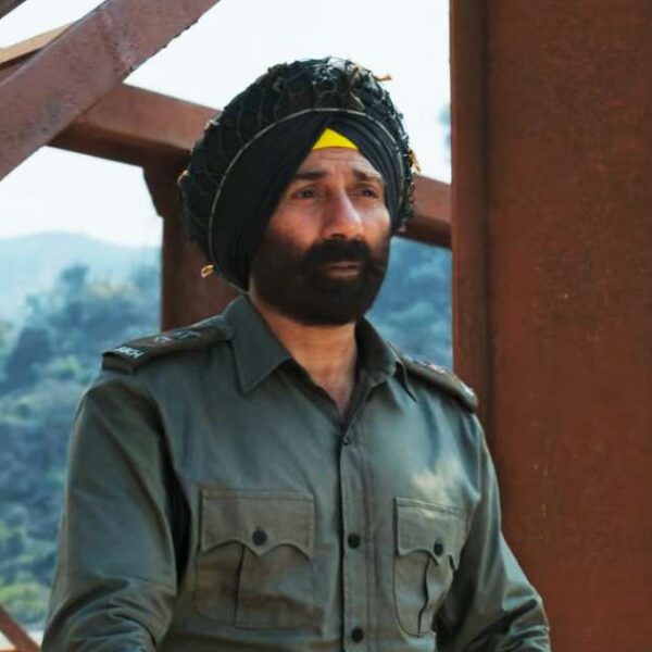 'Border 2 का नया गाना: Ghar Kab Aaoge की सफल रिलीज के बाद, निर्माता अमृतसर में सेना के हीरो के साथ Jaate Hue Lamhon की भव्य रिलीज के लिए तैयार'