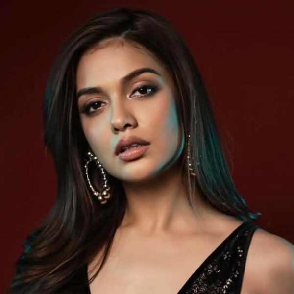 'Bigg Boss OTT की फेम दिव्या अग्रवाल करेंगी बॉलीवुड में डेब्यू "The Wardrobe" के साथ – जानें इस सुपरनेचुरल थ्रिलर के बारे में सब कुछ!'