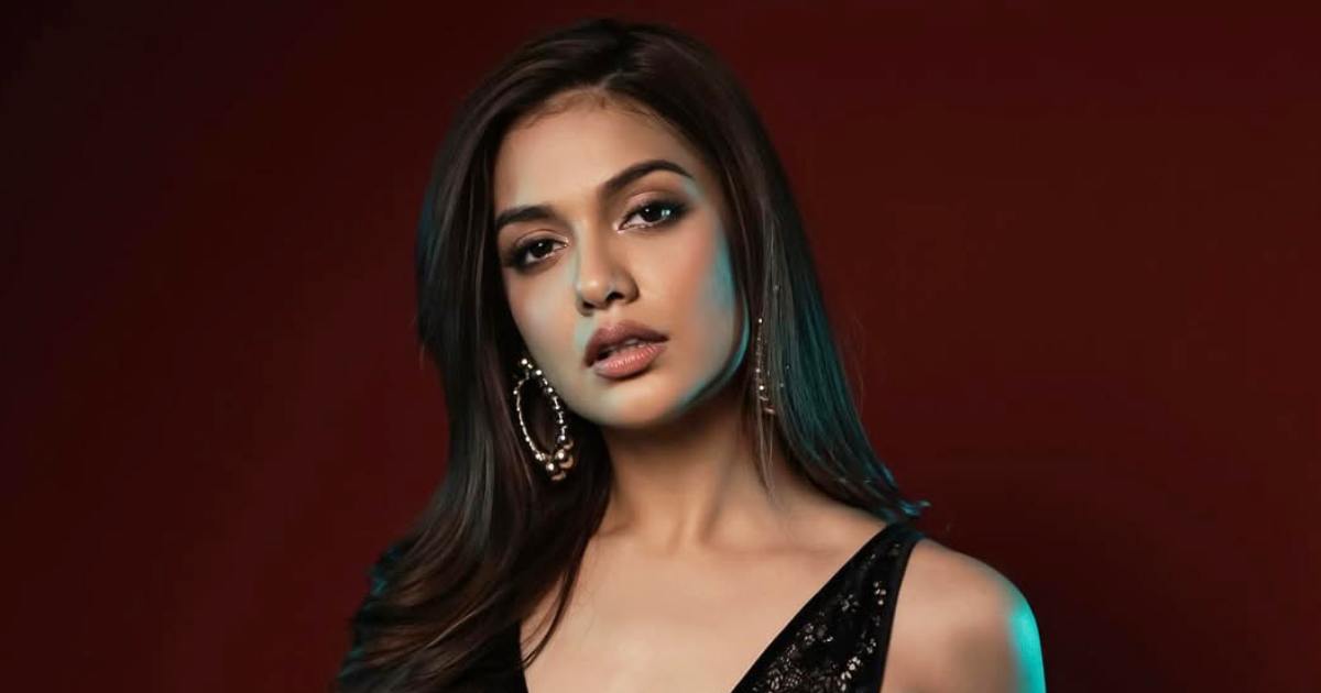 'Bigg Boss OTT की फेम दिव्या अग्रवाल करेंगी बॉलीवुड में डेब्यू "The Wardrobe" के साथ – जानें इस सुपरनेचुरल थ्रिलर के बारे में सब कुछ!'