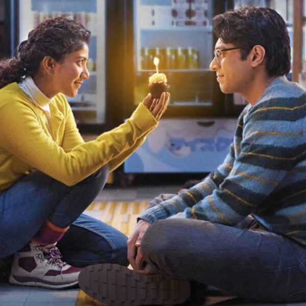 'Ek Din का पोस्टर रिलीज: जुनैद खान और साई पल्लवी की शानदार केमिस्ट्री वेलेंटाइन डे को खास बनाती है'