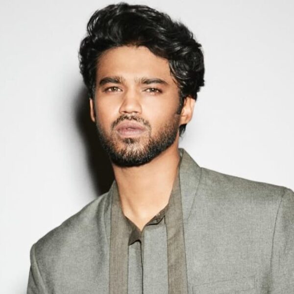 'इरफान खान के बेटे बाबिल मुय थाई मार्शल आर्ट सीख रहे हैं - उनके नए वर्कआउट सत्रों के बारे में सब कुछ जानें!'