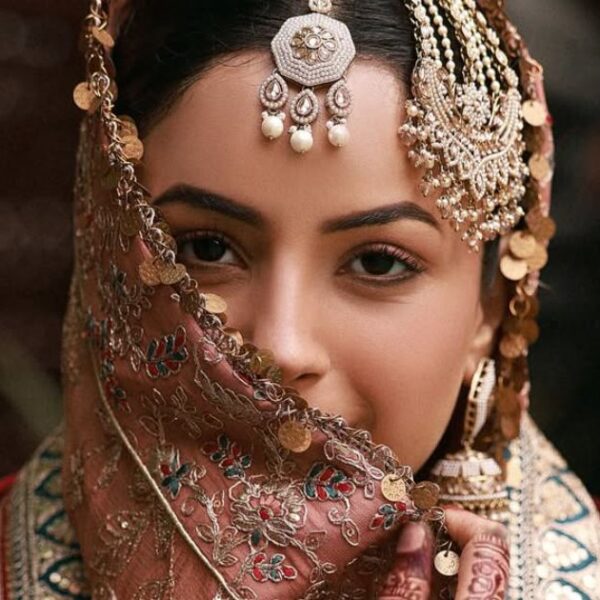 'इश्क़नामा: शहनाज़ गिल ने फिल्म का पहला पोस्टर किया जारी, जो एक अद्भुत प्रेम कहानी का वादा करती है - रिलीज़ की तारीख और ज्यादा'