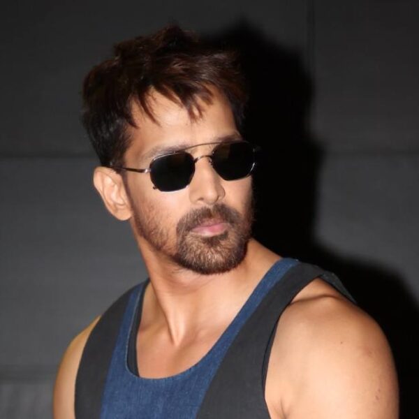 'Force 3 की शूटिंग का अपडेट: हार्षवर्धन राणे ने जॉन अब्राहम के साथ गुजरात में एक जबरदस्त एक्शन रिहर्सल का वीडियो शेयर किया'